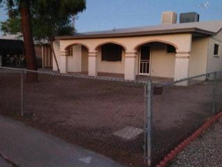 8747 28th Dr, Phoenix AZ  85051-6309 exterior