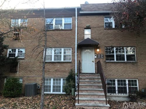 374 College Dr, Edison NJ 08817-5927 exterior