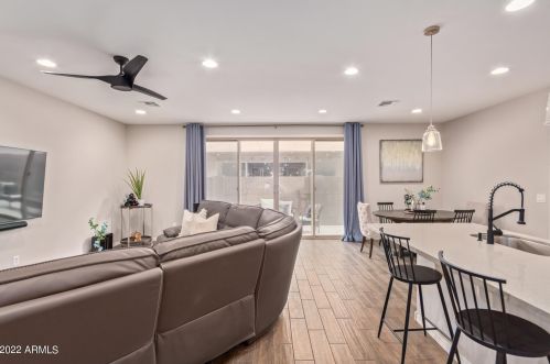 17237 9th Pl, Phoenix AZ 85022-7857 exterior