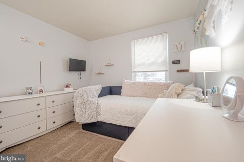 4 Orch Ct, Limerick PA 19468-2902 exterior