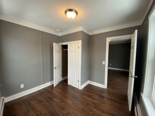 9 Wilson Ave, Woonsocket RI 02895-4658 exterior