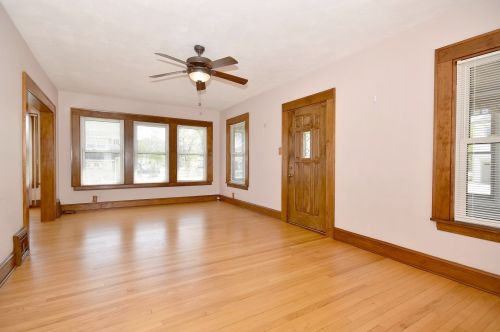 615 Saylor Ave, Elmhurst IL 60126-4305 exterior