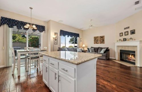 552 Hall St, Folsom CA 95630-9545 exterior