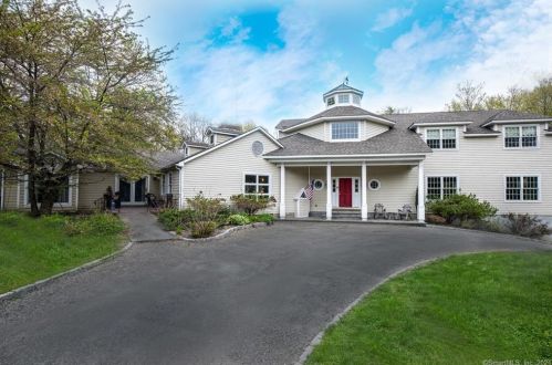 38 Old Nursery Dr, Wilton CT 06897-3831 exterior