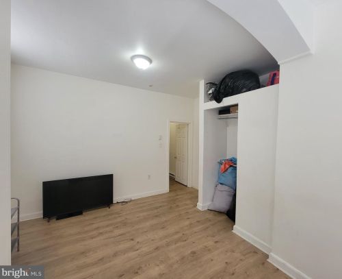 3535 8th St, Philadelphia PA 19140-4418 exterior