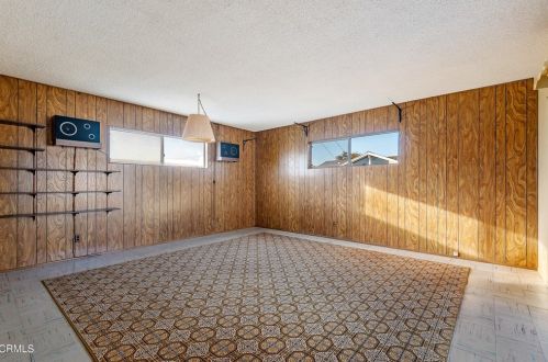 1113 Beverly Dr, Oxnard CA 93030-4813 exterior