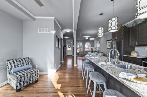 5642 Maple Ave, Saint Louis MO 63112-2722 exterior