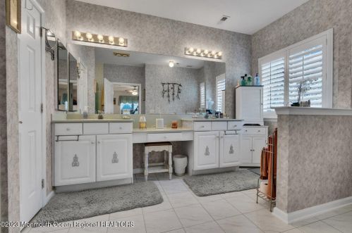 5 Barcelona Ct, Lakehurst NJ  08759-6060 exterior