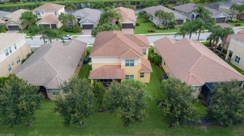 6606 Marbella Dr, Naples FL 34105-5040 exterior