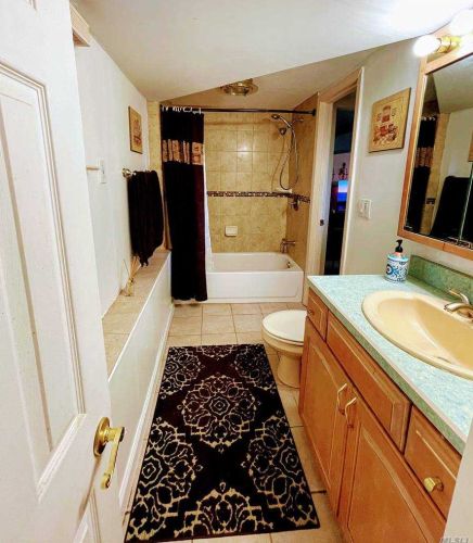 313 Plymouth St, Huntington Station NY exterior