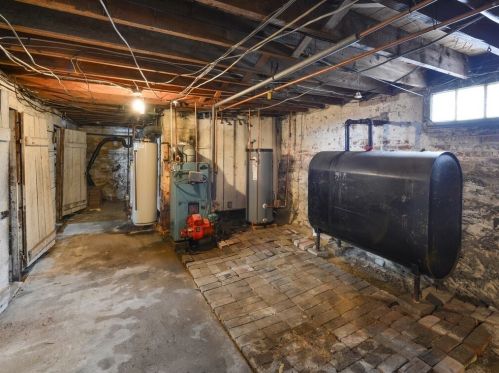 55 Seymour St, Worcester MA 01610-1913 exterior