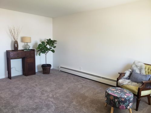 678 Andover St, Grand Rapids, MI 49548-7673