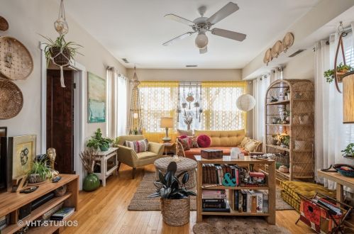 4455 Whipple St, Chicago, IL 60625-3800