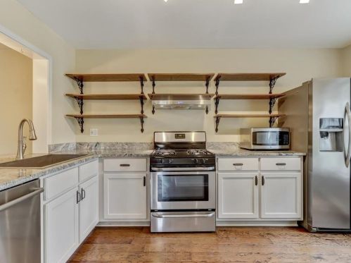 1373 Xing Dr, Atlanta GA 30329-3571 exterior