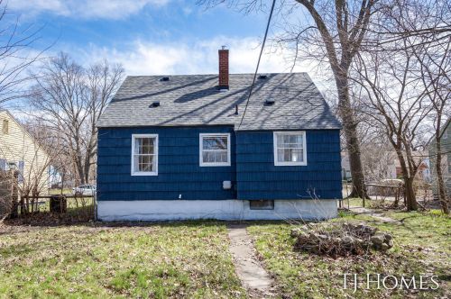 2141 Continental St, Meskegon MI  49444-1213 exterior