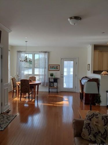 7 Last Leaf Cir, Windsor, CT 06095-4733