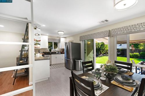 933 Santa Lucia Dr, Concord CA 94523-2366 exterior