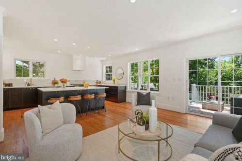 1847 47 Pl, Washington DC 20007-1910 exterior