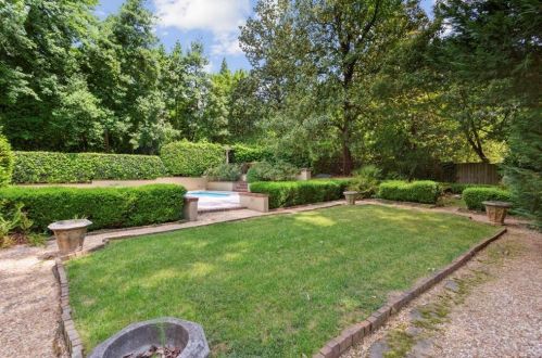 2515 Habersham Rd, Atlanta GA 30305-3566 exterior