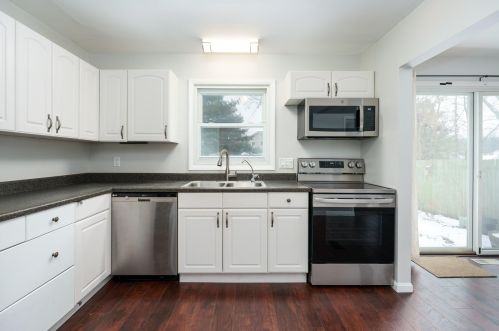 6337 Hampton St, Kalamazoo MI 49024-2530 exterior