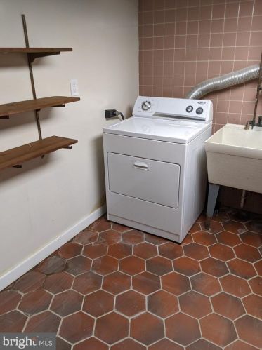 13 Pkwy Ave, Chester PA 19013-5009 exterior