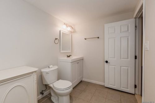 915 Church St, Bohemia NY 11716-5007 exterior