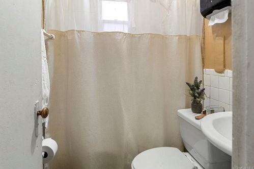 1323 Commonwealth Ave, Bronx NY 10473-3603 exterior