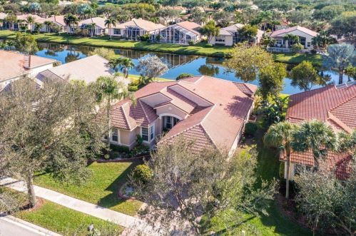 12039 Oakvista Dr, Boynton Beach FL 33437-6351 exterior