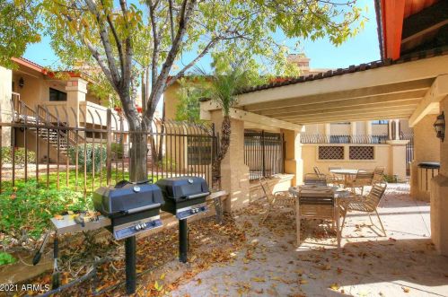 10410 Cave Creek Rd, Phoenix AZ  85020-1644 exterior