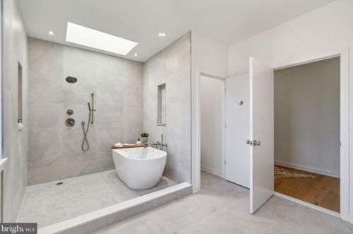 761 Cleveland St, Philadelphia PA 19146-2909 exterior