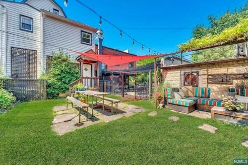 64 Chestnut St, Montclair NJ 07042-2945 exterior