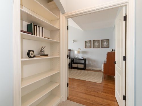 952 Eagle Lk Dr, Kalamazoo MI 49009-8429 exterior