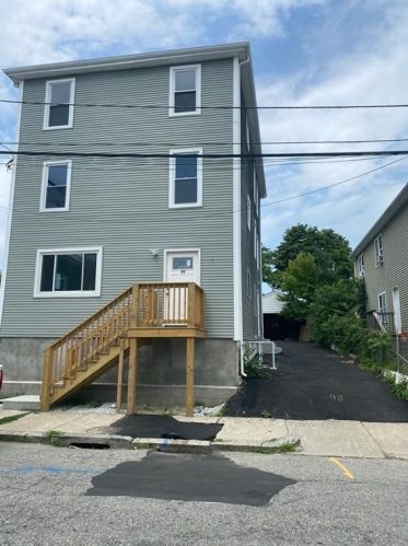 30 Marietta St, Providence, RI 02911-1807