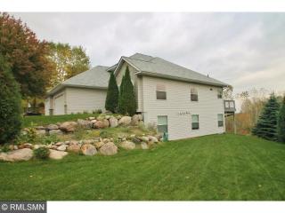 501 Cascade Dr, Chaska, MN 55318-1884