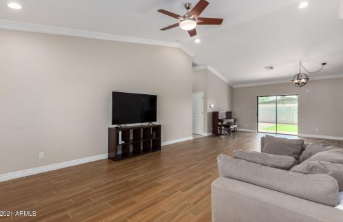 11411 33rd Ave, Phoenix AZ 85051-5972 exterior