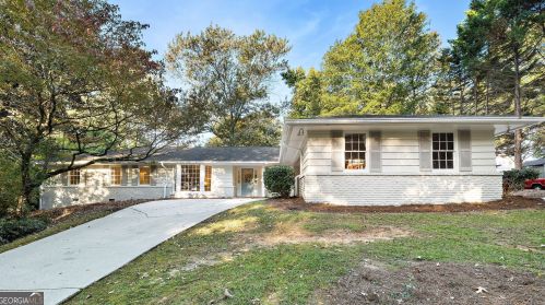 7330 Hunters Branch Dr, Atlanta GA  30328-1721 exterior