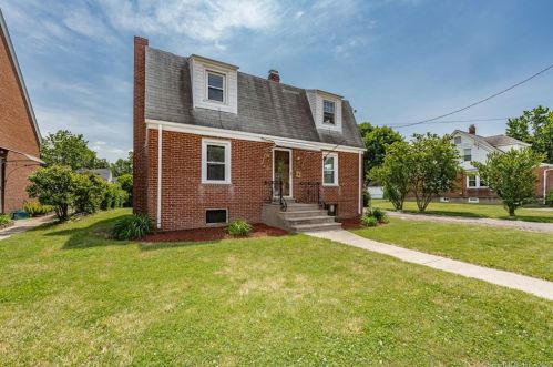 6 Summer St, Enfield, CT 06082-2934