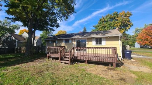 9 Nevins Ave, Enfield CT 06082-2027 exterior