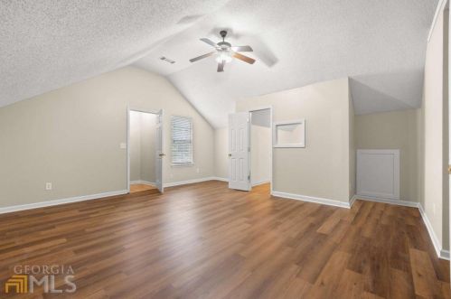 1560 Rogers Crossing Dr, Lithonia GA  30058-7005 exterior