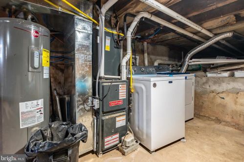 1725 Marshall St, Philadelphia PA 19120-0037 exterior