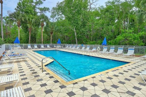 913 Carrick Bend Cir, Naples FL 34110-3609 exterior