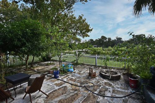 800 Wayne Ave, Altamonte Springs FL 32701-6404 exterior