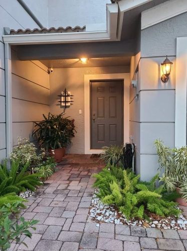 2374 Marshfield Ct, Fort Pierce, FL 34953-4371