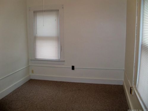 104 Meadow St, Wallingford CT 06492-3614 exterior