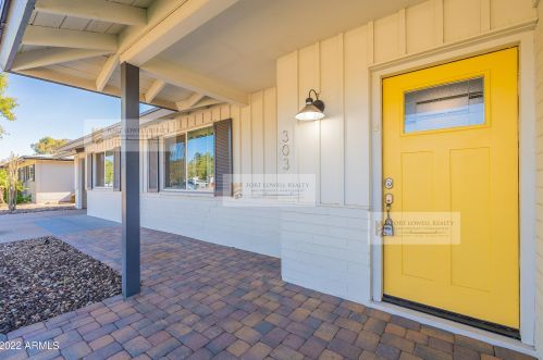 303 Elm St, Phoenix AZ  85012-1703 exterior