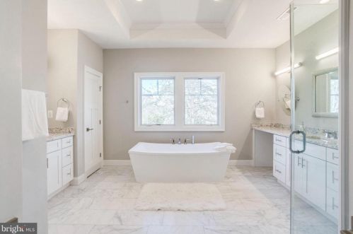 6801 Dillon Ave, Mc Lean VA  22101-4435 exterior