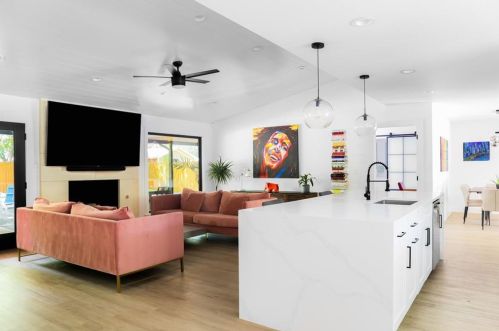 5404 Emerald Forest Dr, Austin TX  78745-3002 exterior