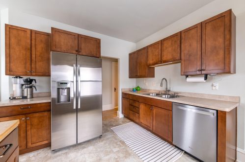 2421 46, Milwaukee WI 53210-2918 exterior