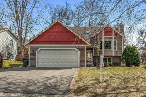 1880 Bear Path Trl, Saint Paul, MN 55122-2267