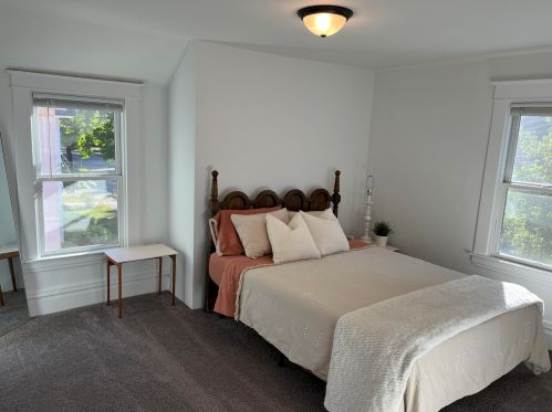 823 Oak St, Kalamazoo MI 49008-1133 exterior